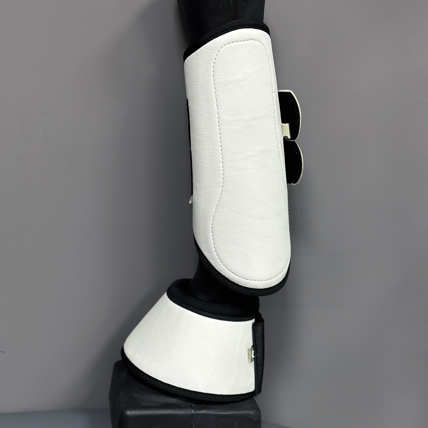 УЦЕНКАНогавки передние, пара, белый