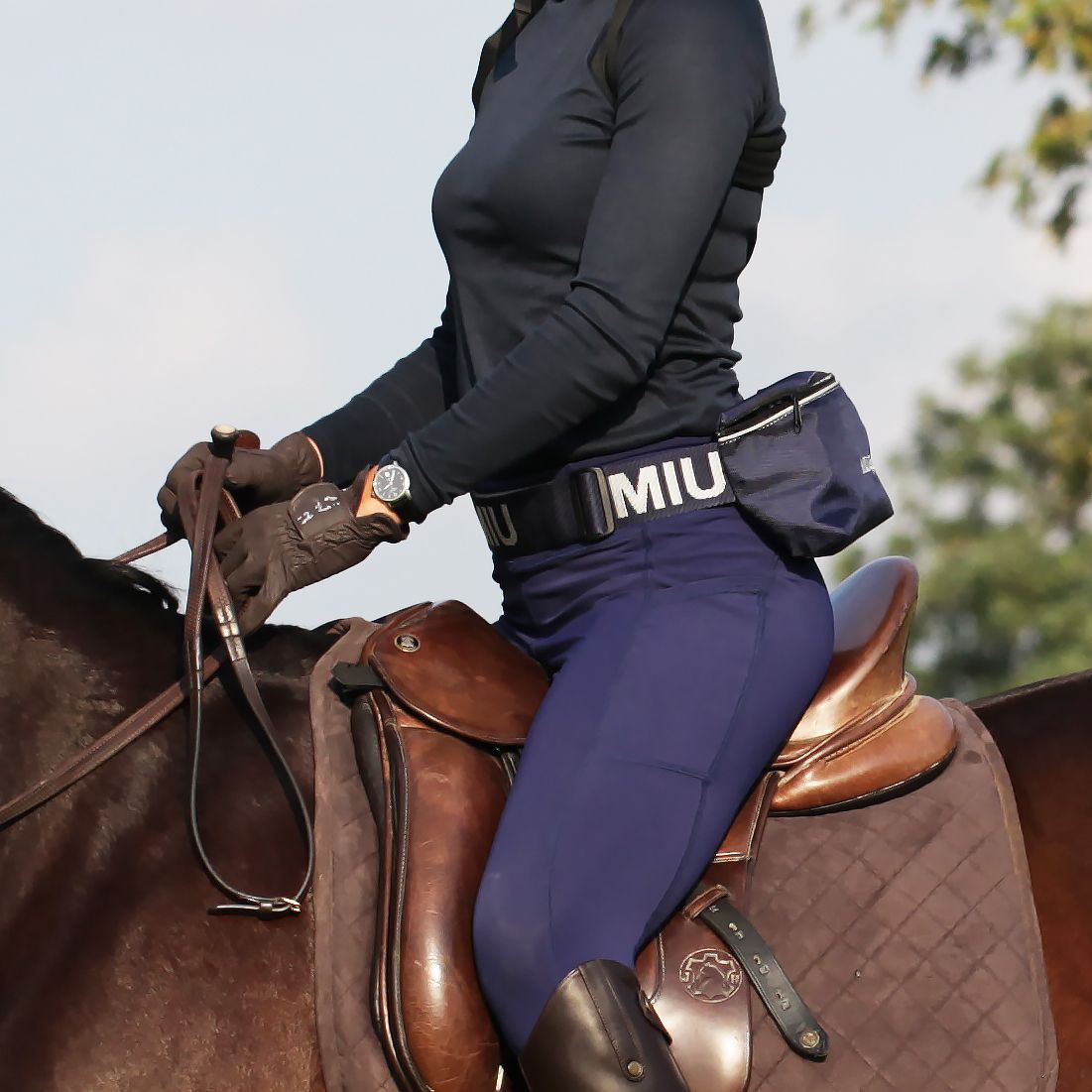 Сумка на пояс WAIST BAG с вышивкой синий