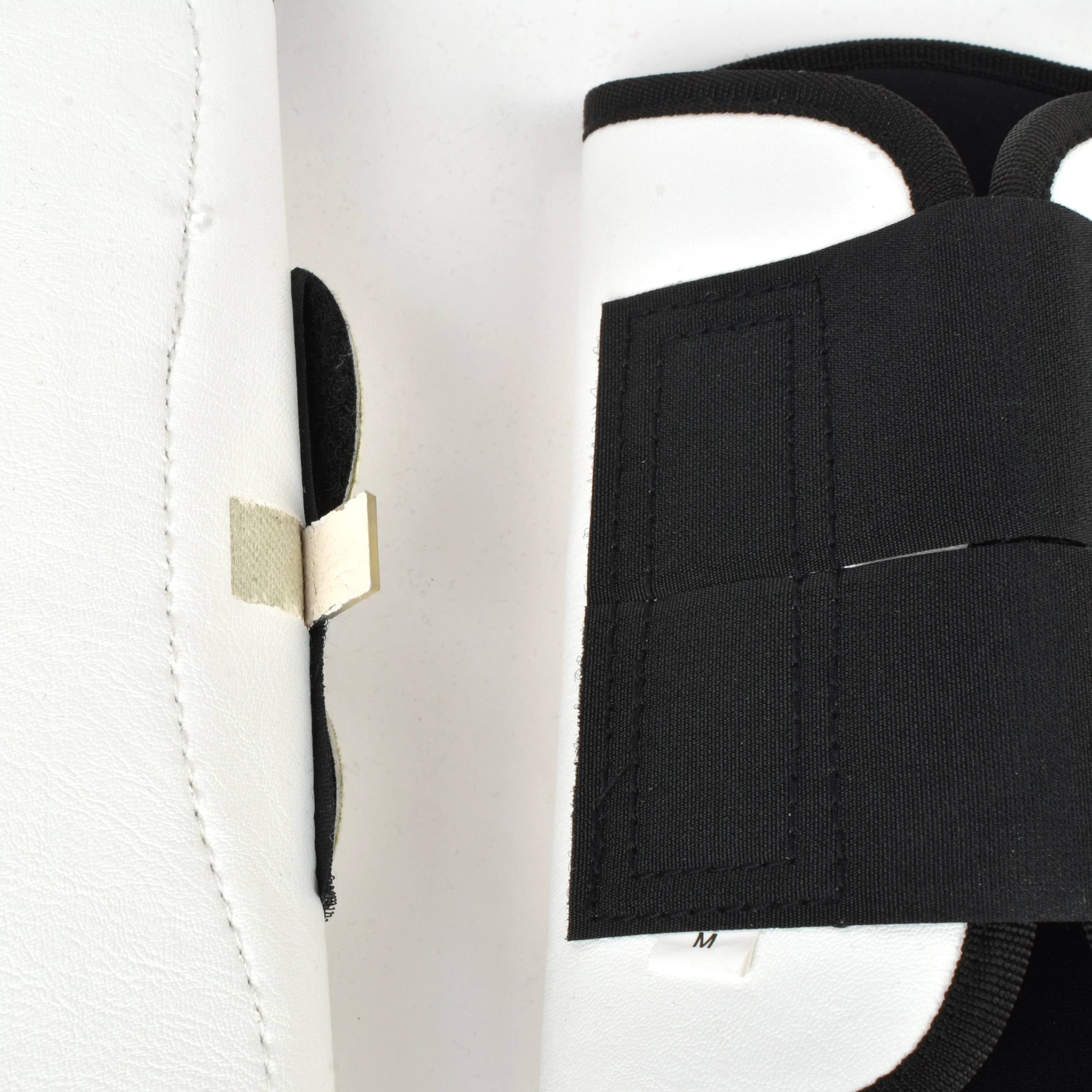 УЦЕНКАНогавки передние, пара, белый