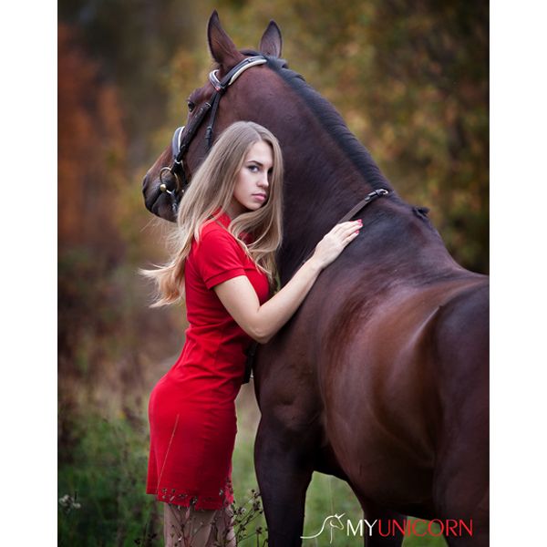 Платье	Красные единороги на светлом фоне красный первая конная мануфактура