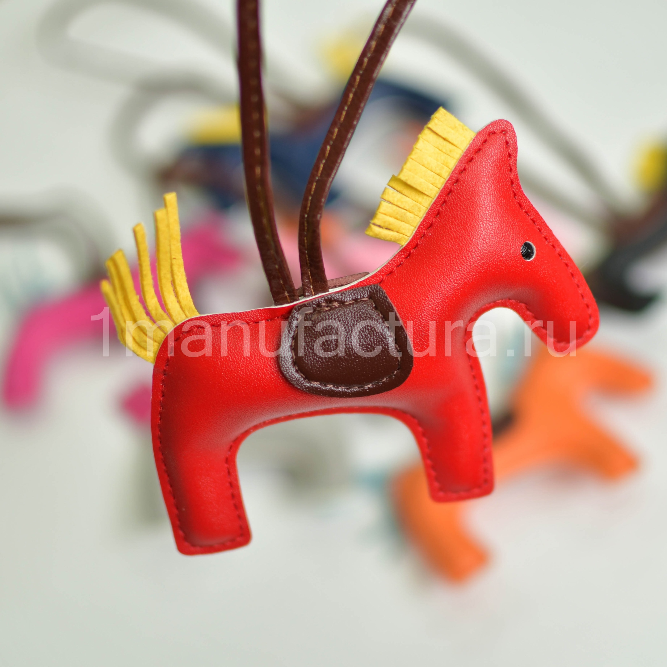 Брелок для сумки лошадка красный/жёлтый