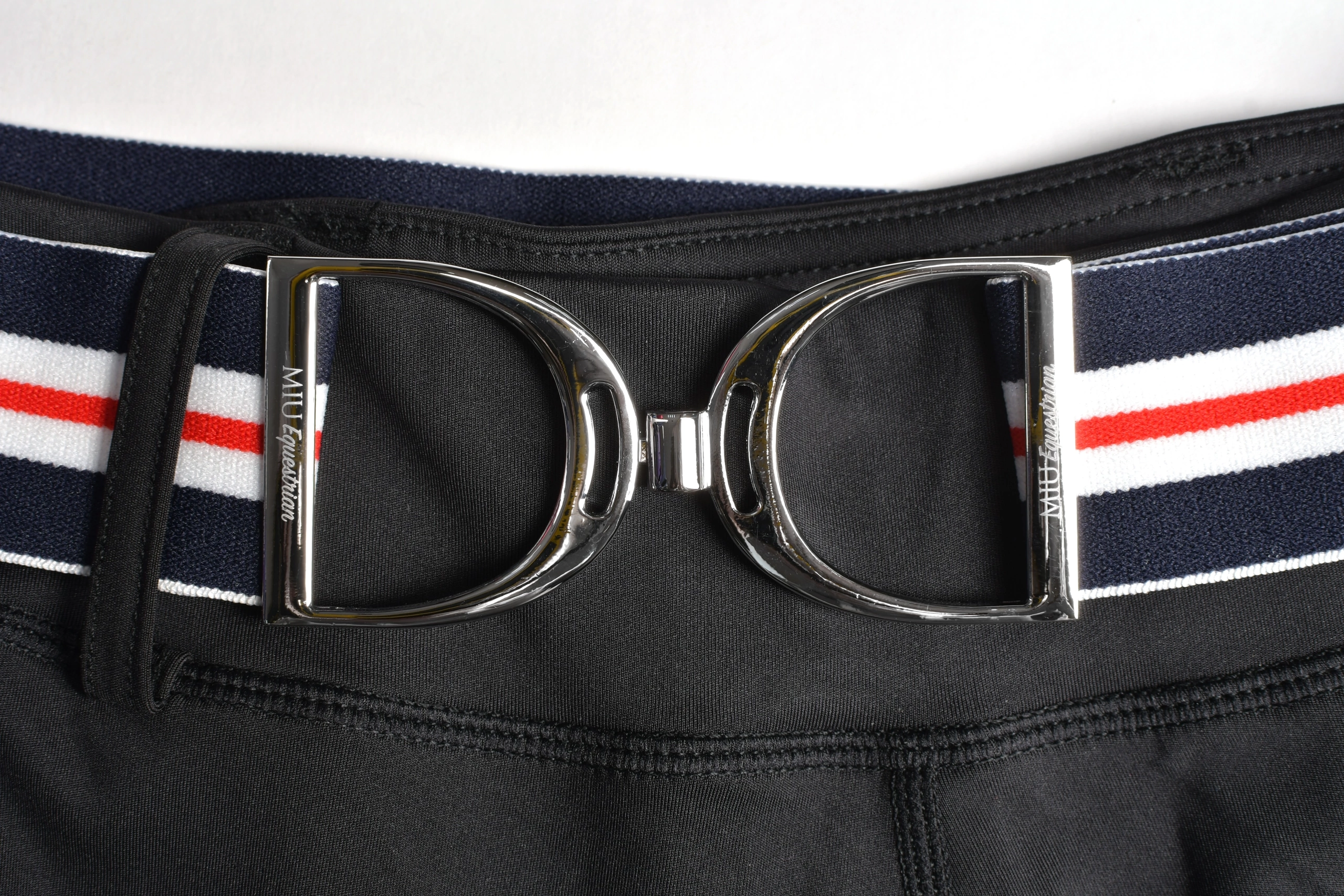 Ремень эластичный пряжка стремя, полосатый 4см, синий/белый/красный