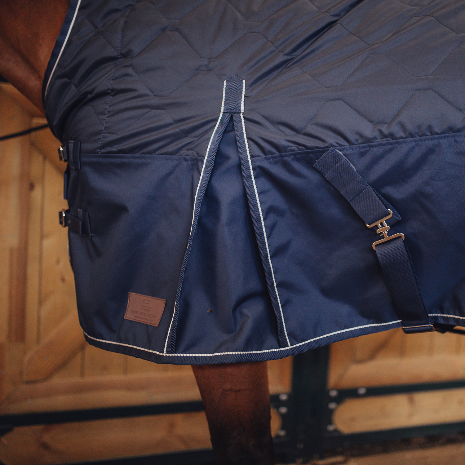 Попона денниковая PERFECT HORSE с высокой холкой, 150 гр