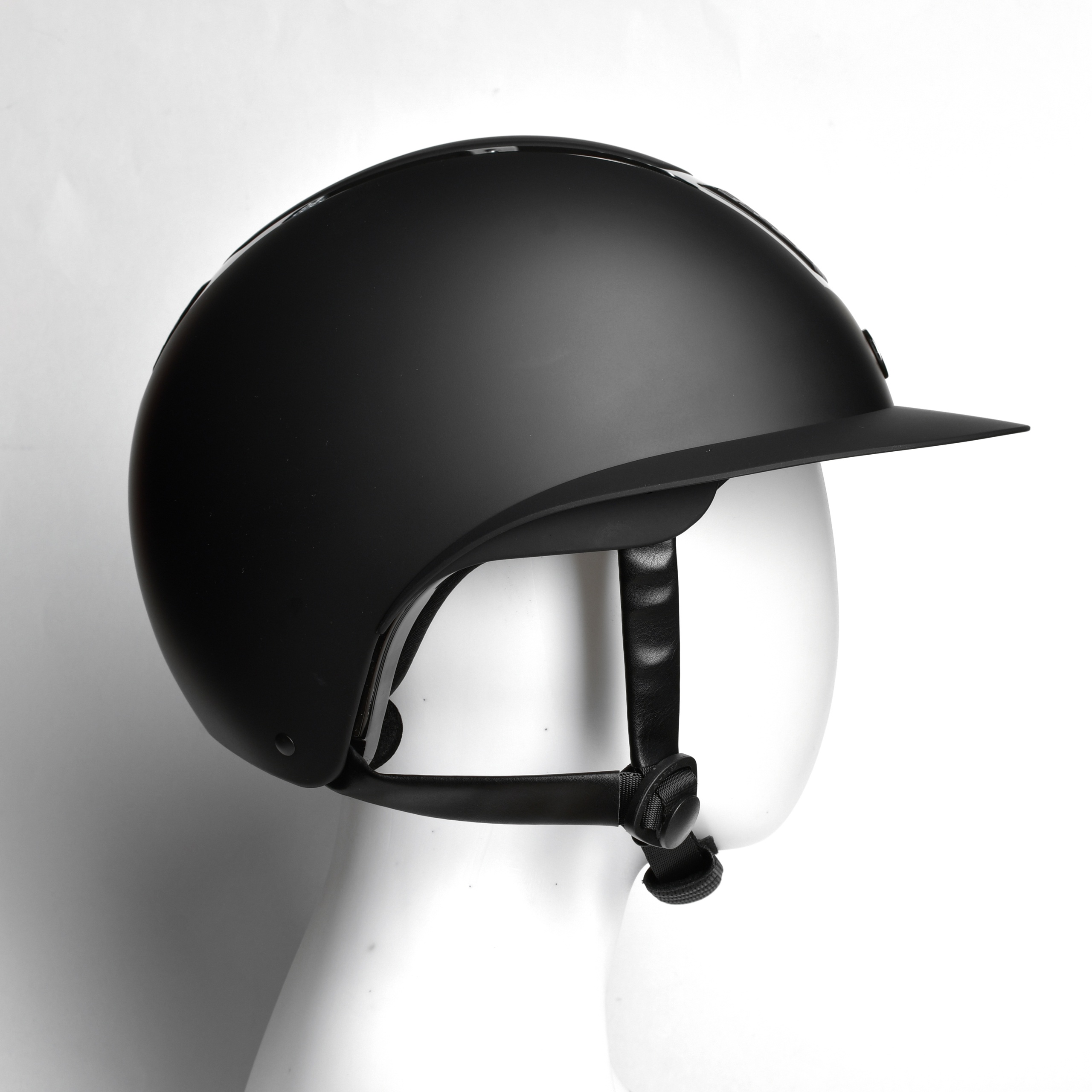 Шлем VEGA с регулировкой чёрный/серебристый